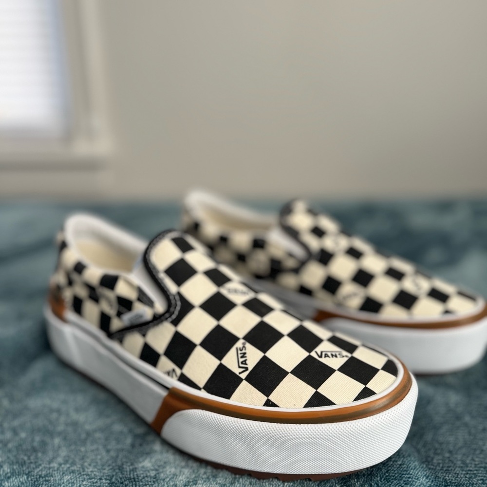 VANS Checkered Size 10W/8.5M NWOT